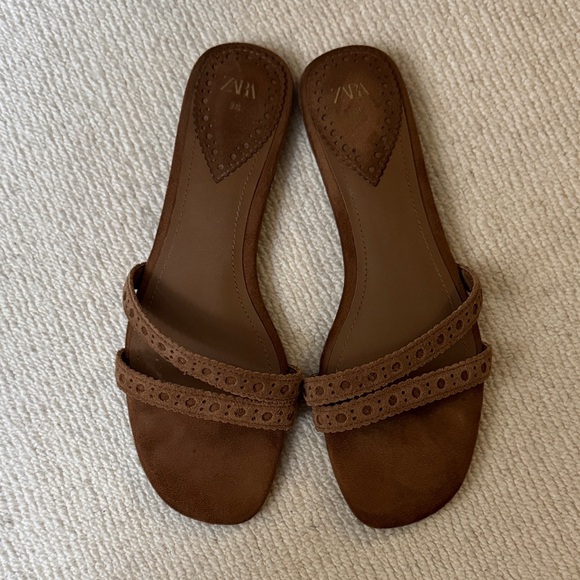 Zara Flat Brown Suede Sandals - Picture 3 of 6